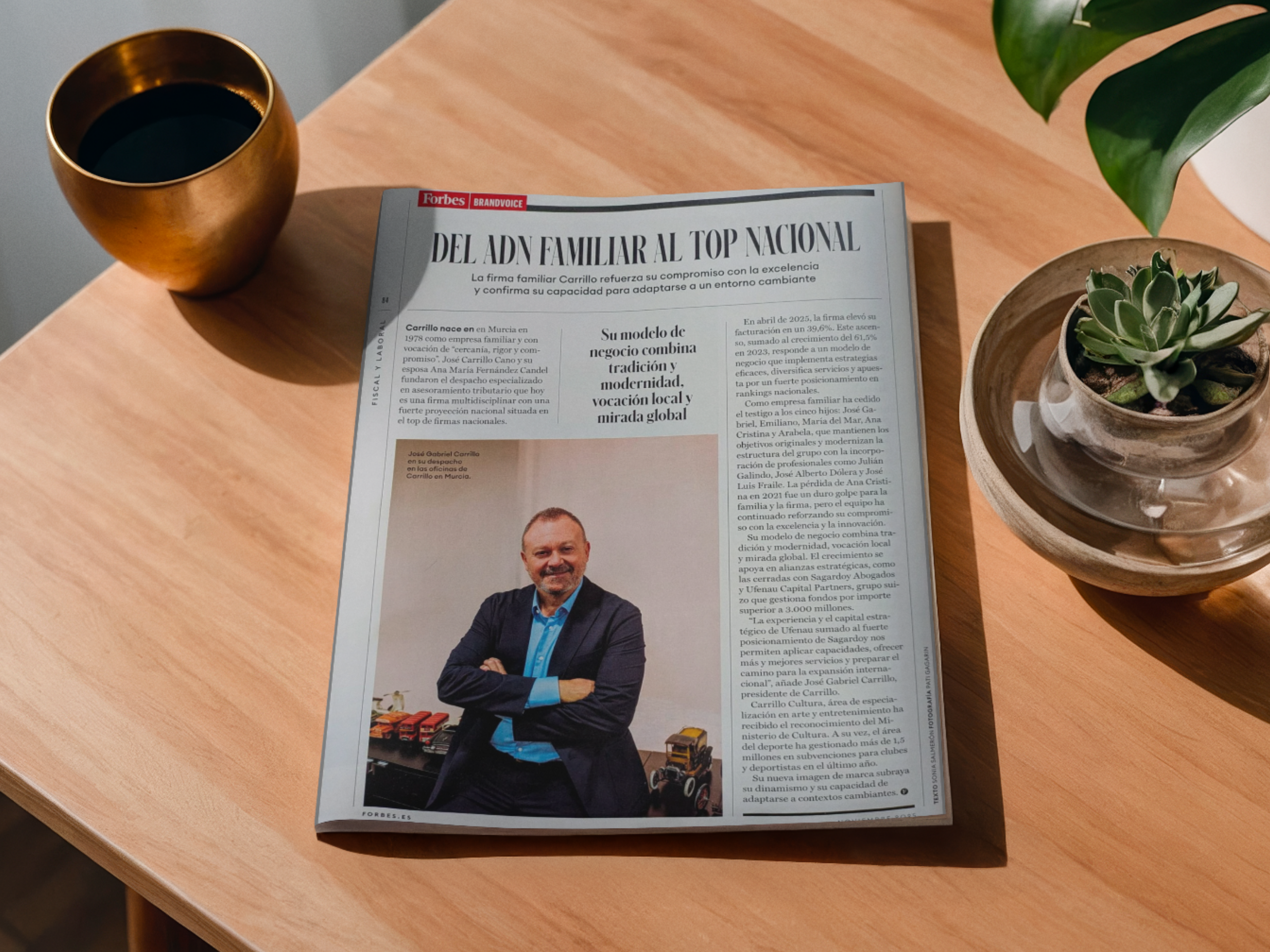 Revista abierta de Forbes con un reportaje dedicado a Carrillo Asesores.
