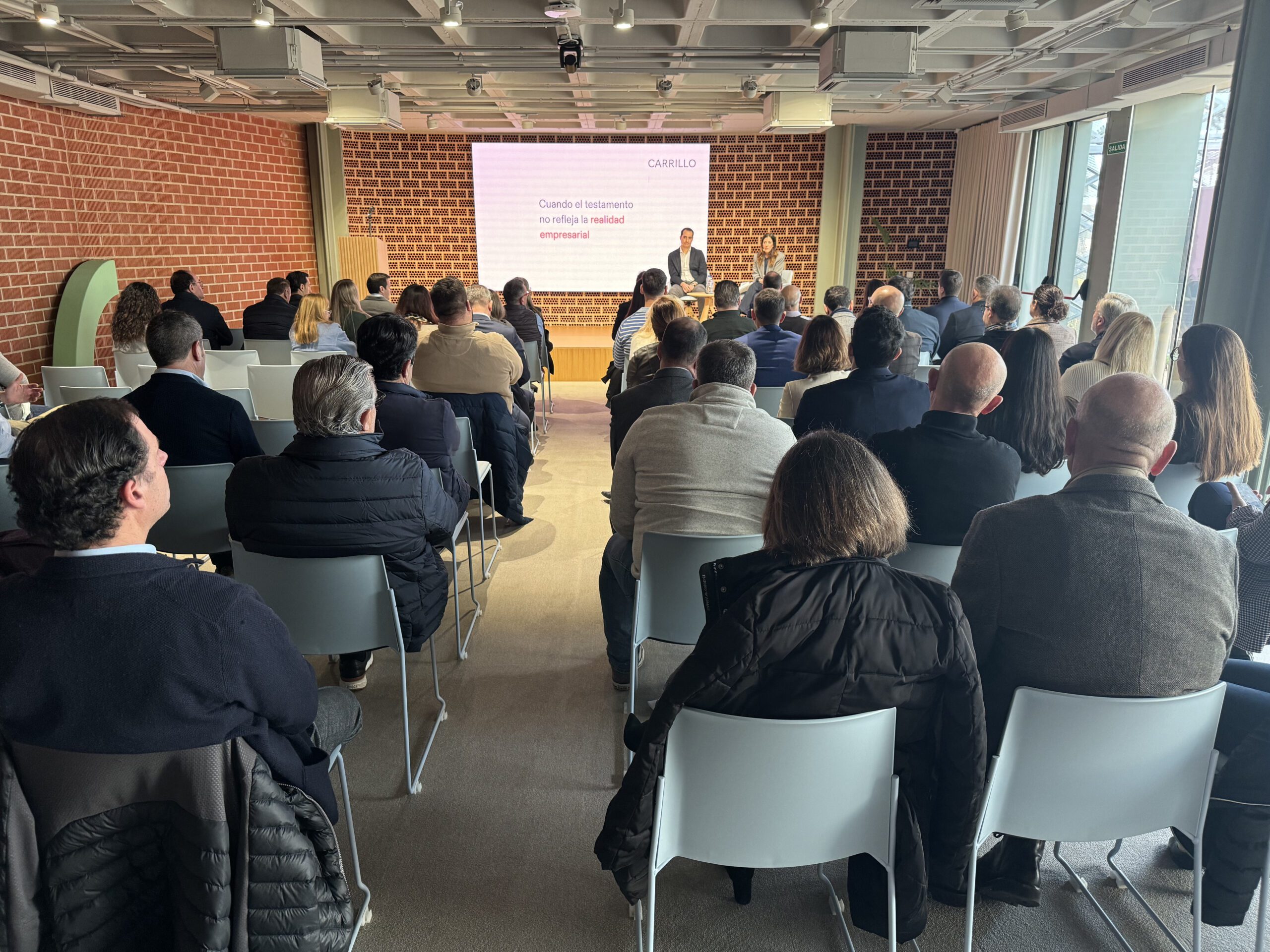 Asistentes a la jornada organizada por Carrillo sobre sucesión empresarial en las instalaciones de Vrio
